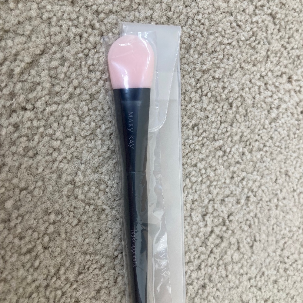 Mary Kay Mask Applicator with Plastic Case, New